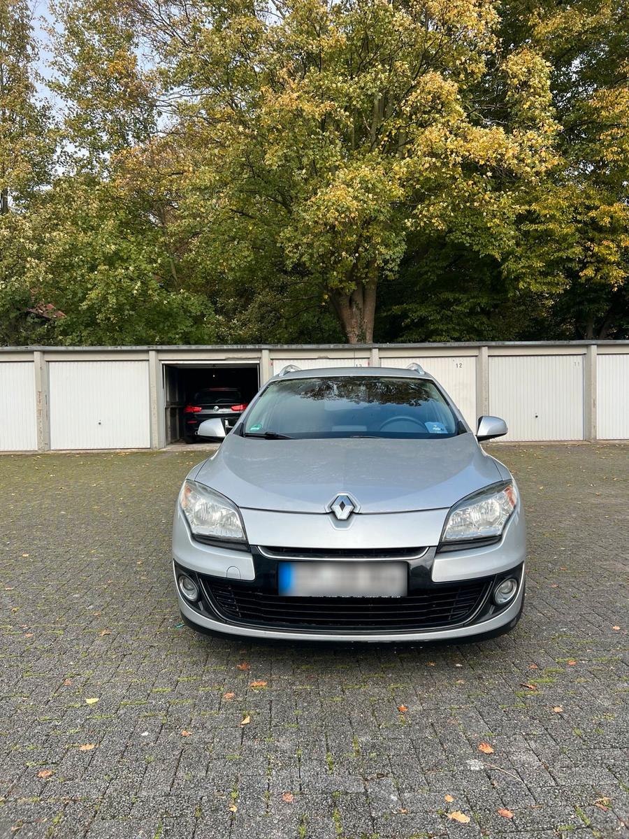 Renault Megane 2012 — вигляд ззаду