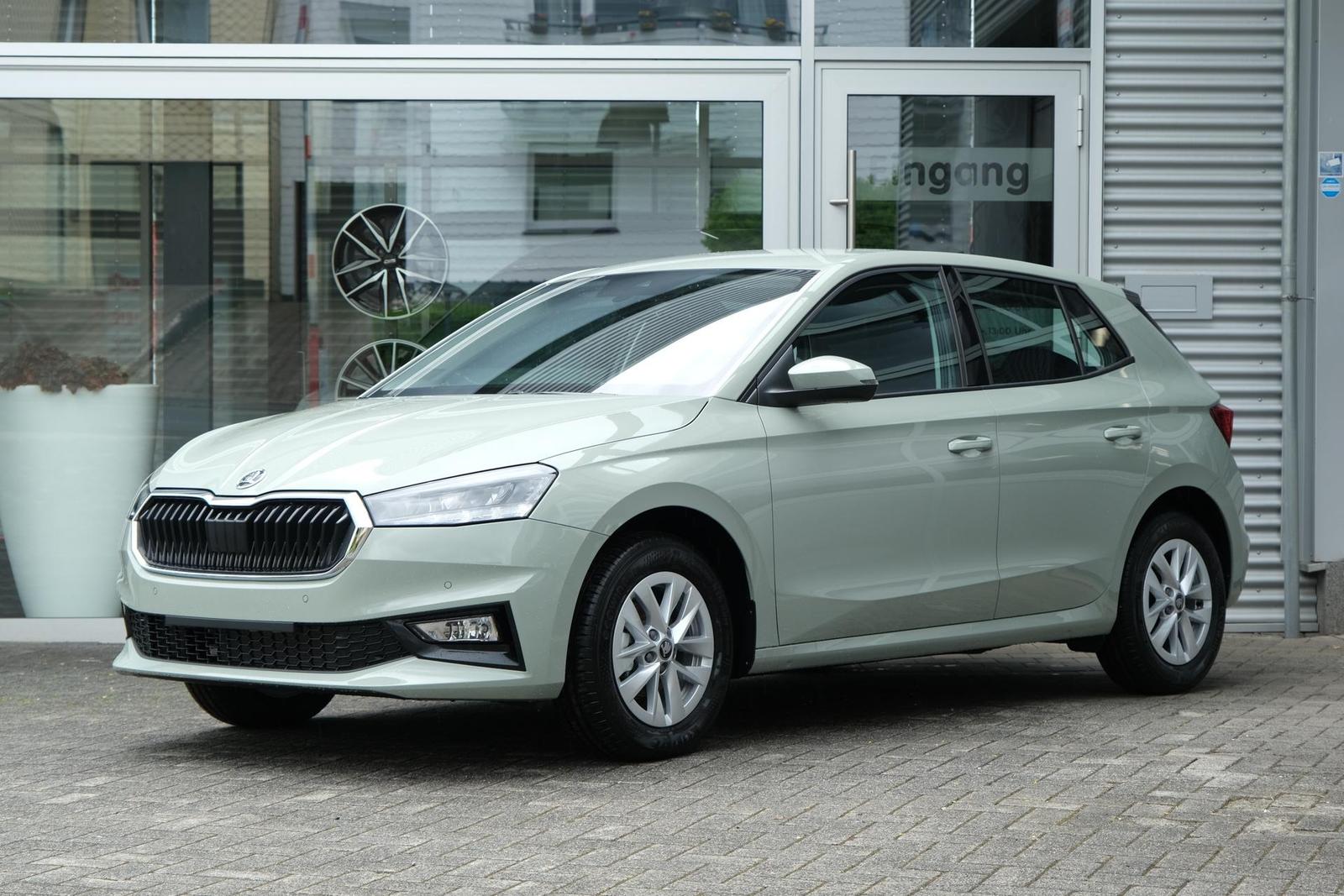 Skoda Fabia Selection 1.0 TSI LED Kamera App-Navi P...