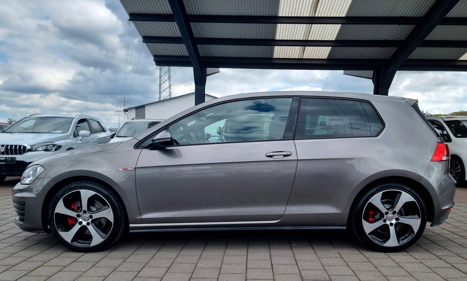 Volkswagen Golf VII GTI LED PDC Tempomat 1-Hand TOP-Zustand