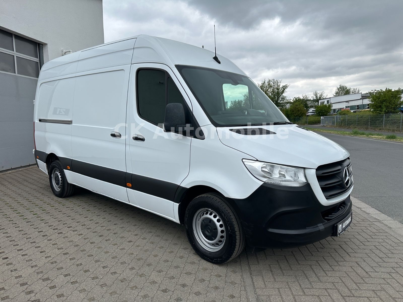 Fahrzeugabbildung Mercedes-Benz Sprinter III Kasten 317 RWD L2H2/Klima/Tempomat