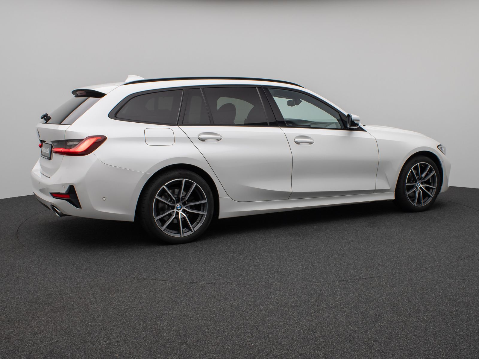 Fahrzeugabbildung BMW 320d xD Sport Line Panorama Laser 360° HUD HiFi