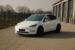 TESLA Model Y Performance Dual Motor AWD/2km/NEU