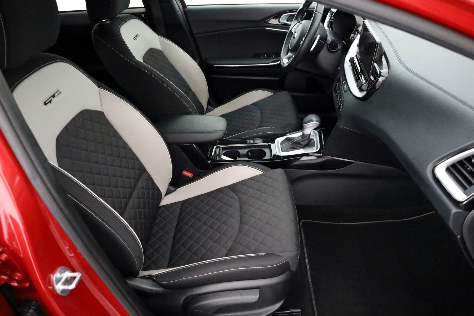 Fahrzeugabbildung Kia ProCeed GT-line,Navi,LED,SH,ACC,Keyless,Panorama