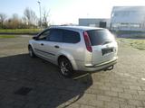 Ford Focus 1,4 Ambiente,AHK,Klima - Ford Focus aus 2005: Kombi