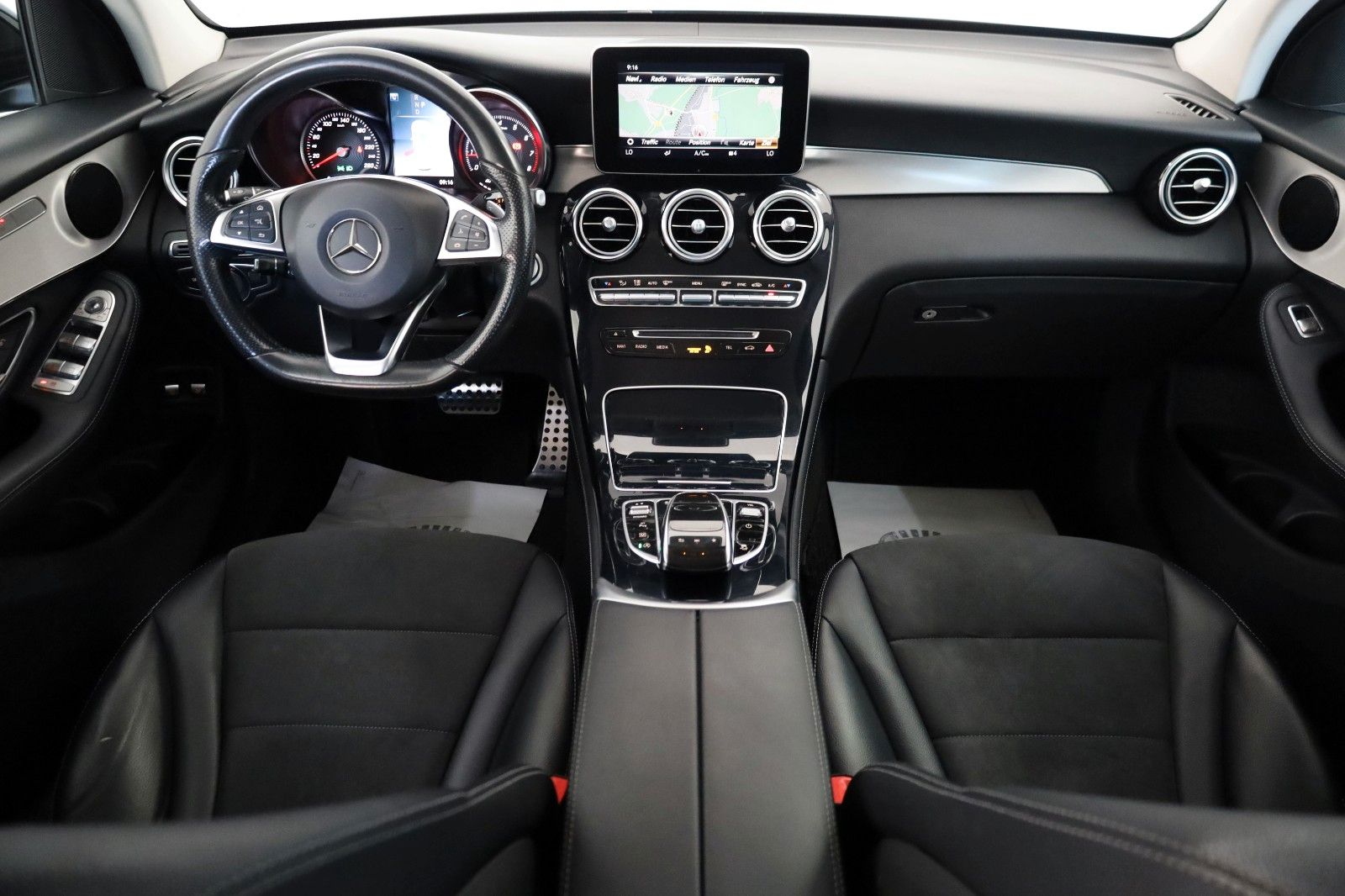Fahrzeugabbildung Mercedes-Benz GLC 300 4M Exclusive AMG Int. TLeder,Navi,LED,SH