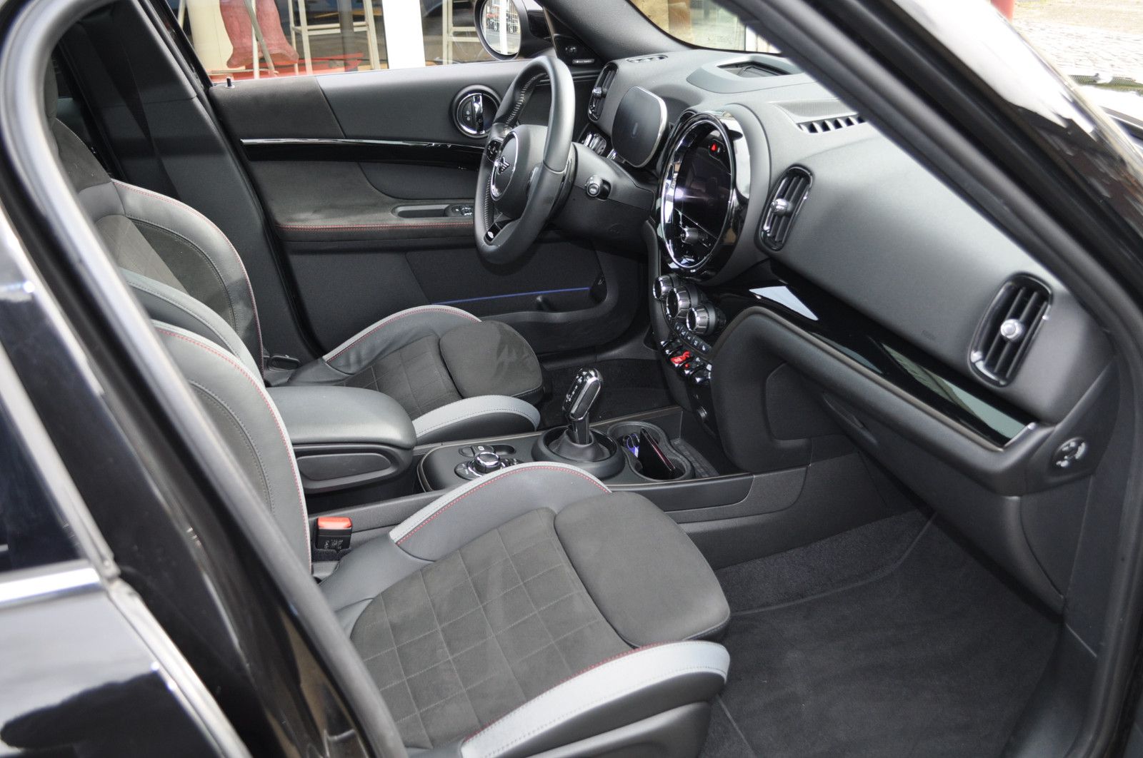 Fahrzeugabbildung MINI John Cooper Works Countryman Vollausstattung