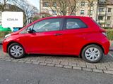 Toyota Yaris 1,0-l-Dual-VVT-i - - Toyota Yaris Gebrauchtwagen in Düsseldorf