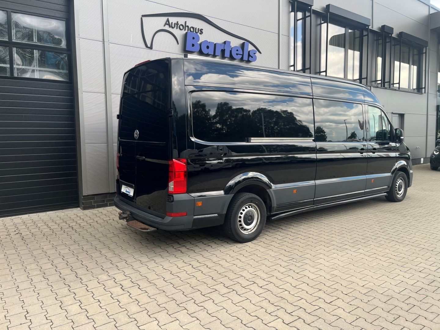 Fahrzeugabbildung Volkswagen Crafter PLUS 35 lang Hochdach FWD Kasten