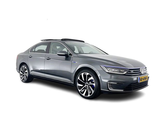 Volkswagen Passat 1.4 TSI GTE Connected Series Executive-Pl