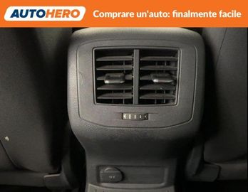 Volkswagen T-Roc - 12