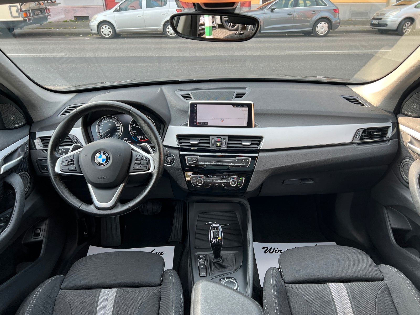 Fahrzeugabbildung BMW X1 xDrive 20 d Advantage PANO NAVI AUTOMATIK