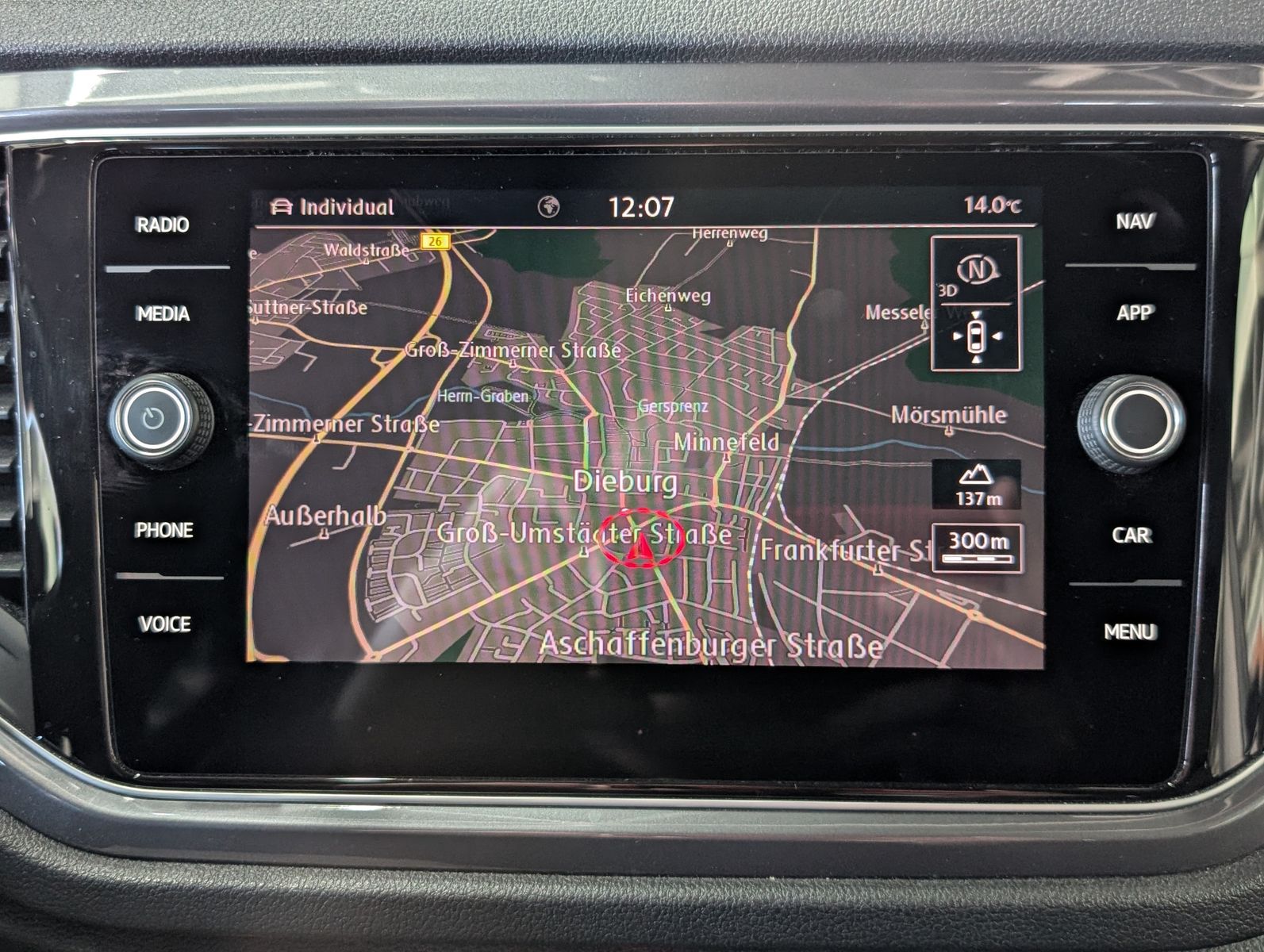 Fahrzeugabbildung Volkswagen T-Roc 1.6 TDI IQ.DRIVE ACC LED KAM SHZ AHK VIRT