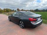 BMW 750i | M-Paket | Alcantara | Laser | Keramik - graue BMW 750