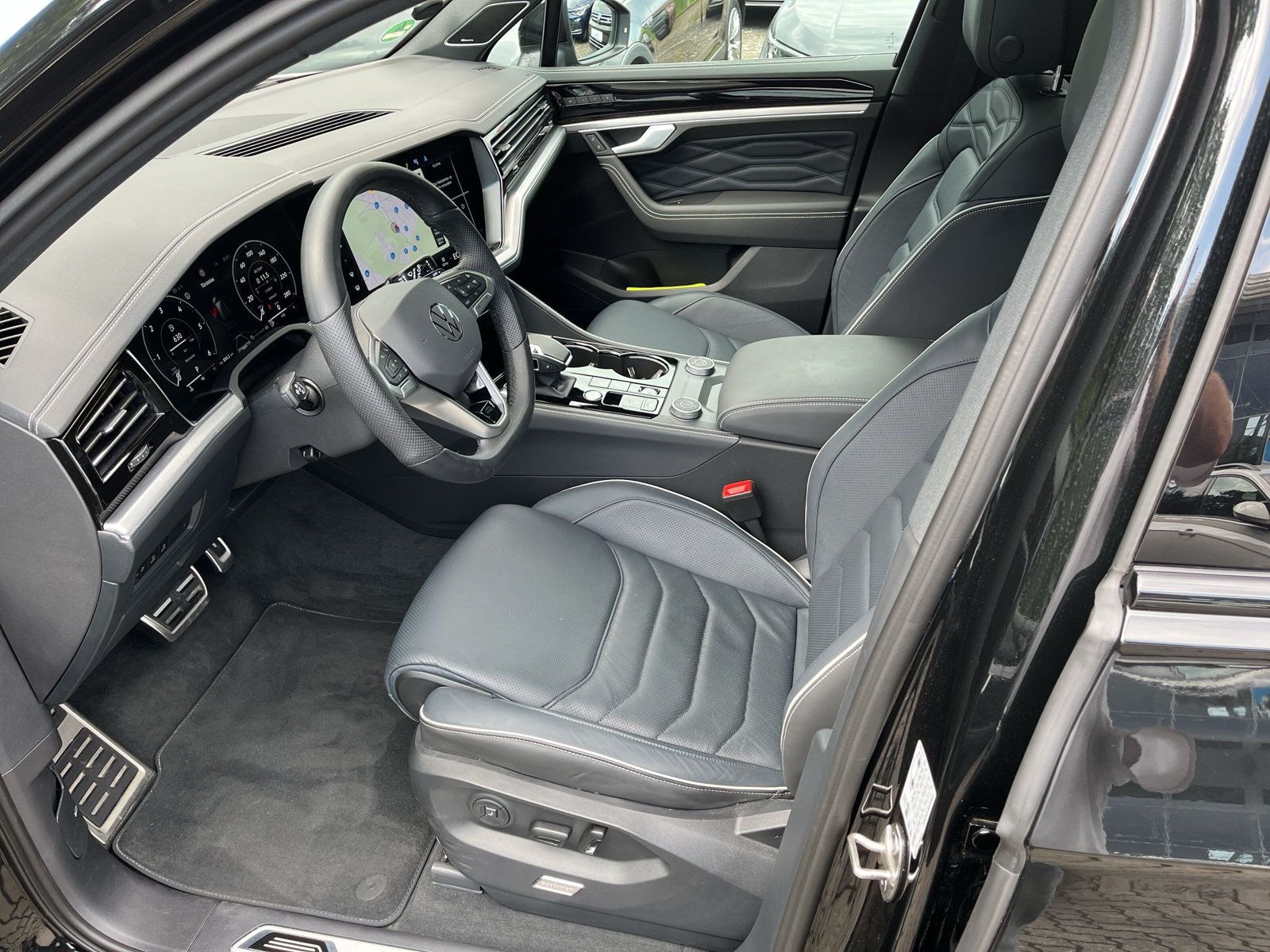 Touareg 3.0 TDI 4 Motion R-Line PANO Dynaudio R