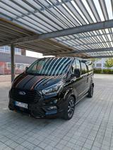 Ford Tourneo Custom Sport 2.0TDCI L1 - Ford Tourneo Custom Sport mit Diesel-Antrieb