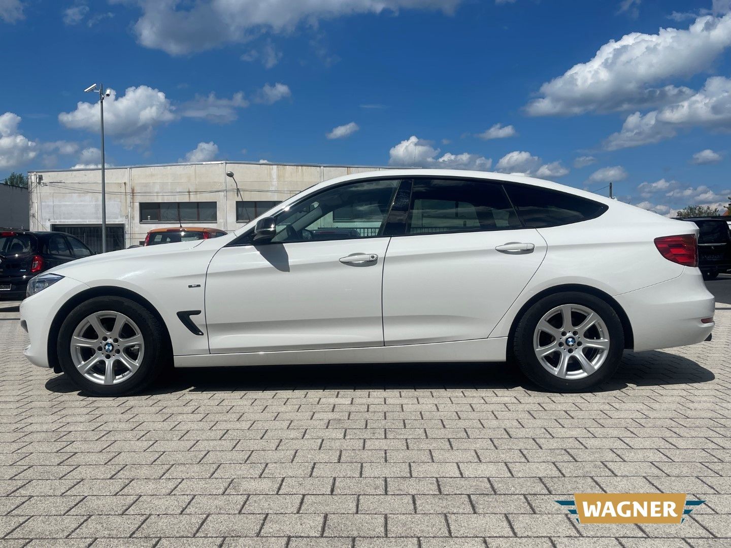 Fahrzeugabbildung BMW 320 Gran Turismo d xDrive Sport Sitzheizung