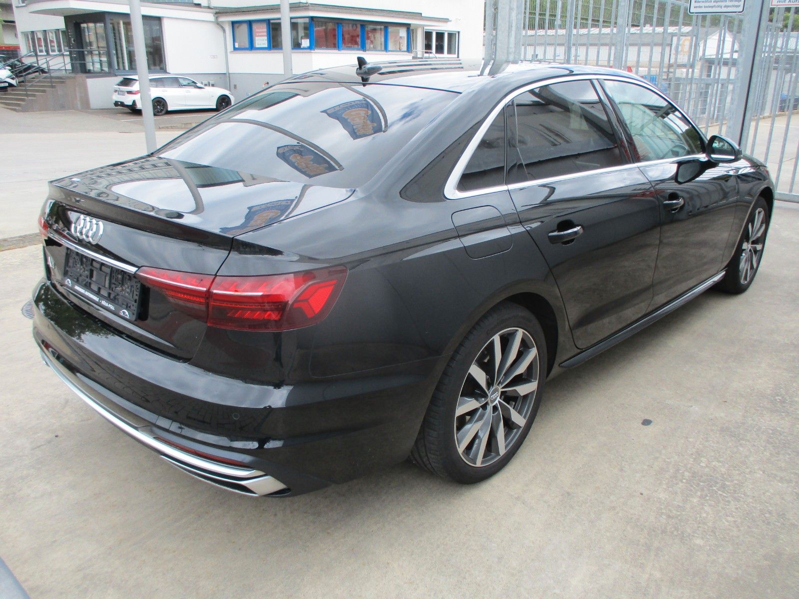 Audi A4 Lim. 35 TFSI advanced imagem 3