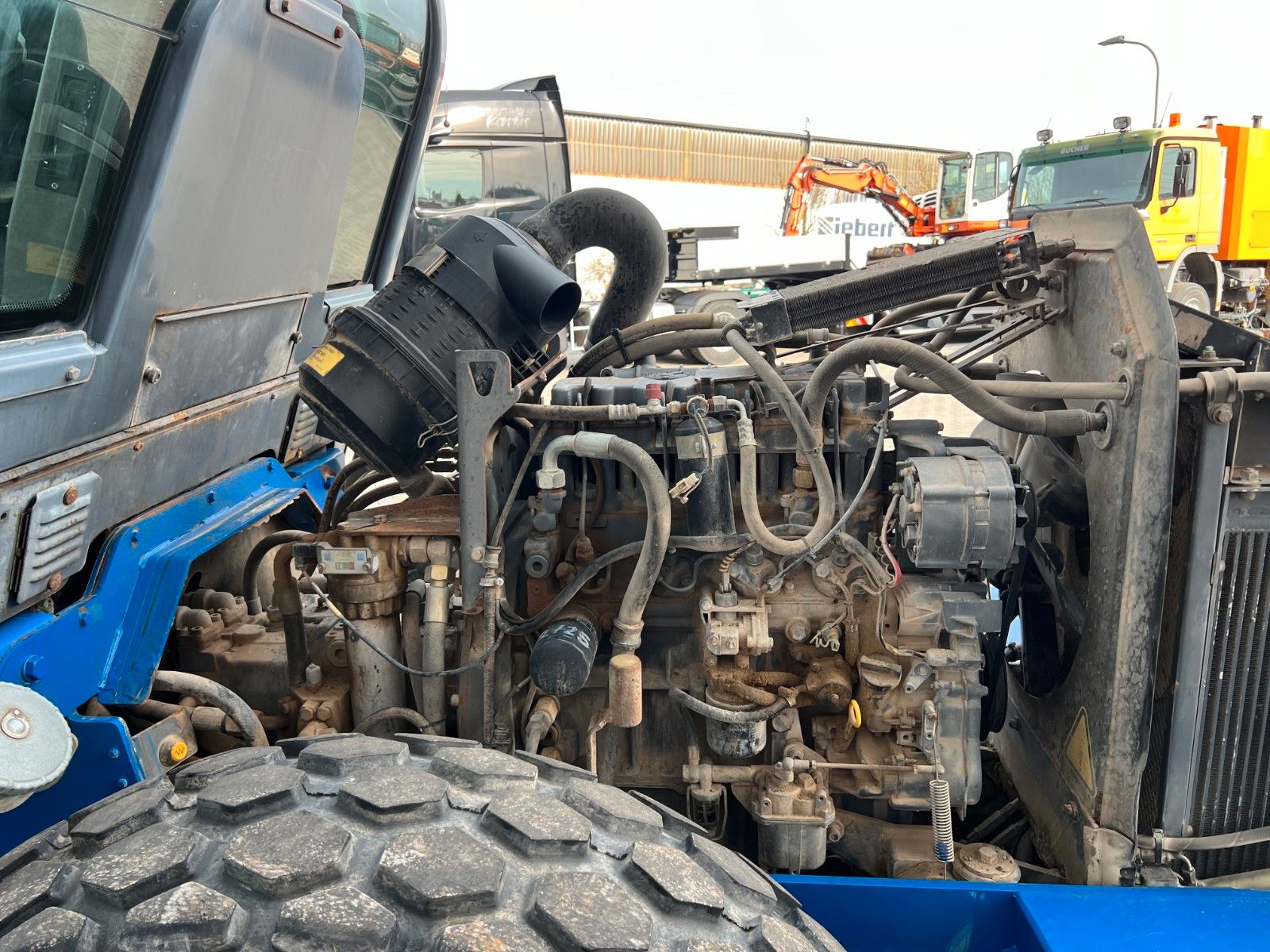 Fahrzeugabbildung Hamm 3307 HT / Walzenzug / 4.958h / 2001