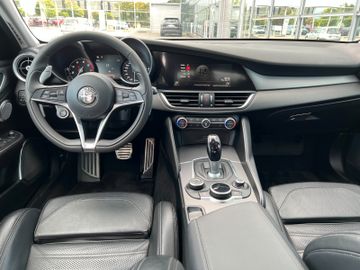 Alfa-Romeo Giulia - 2