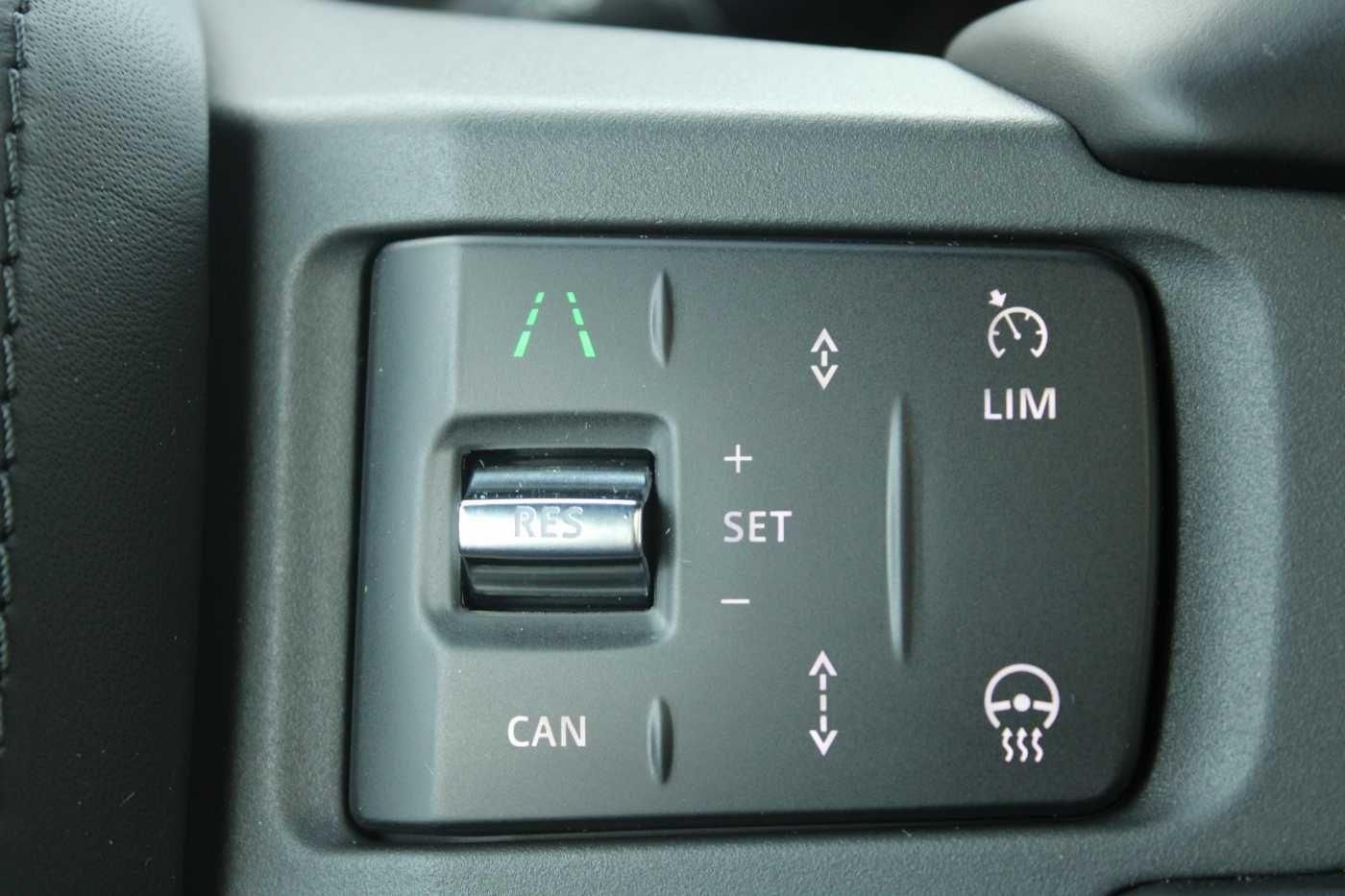 Fahrzeugabbildung Land Rover Defender Diesel 3-Türer 90 D300 X