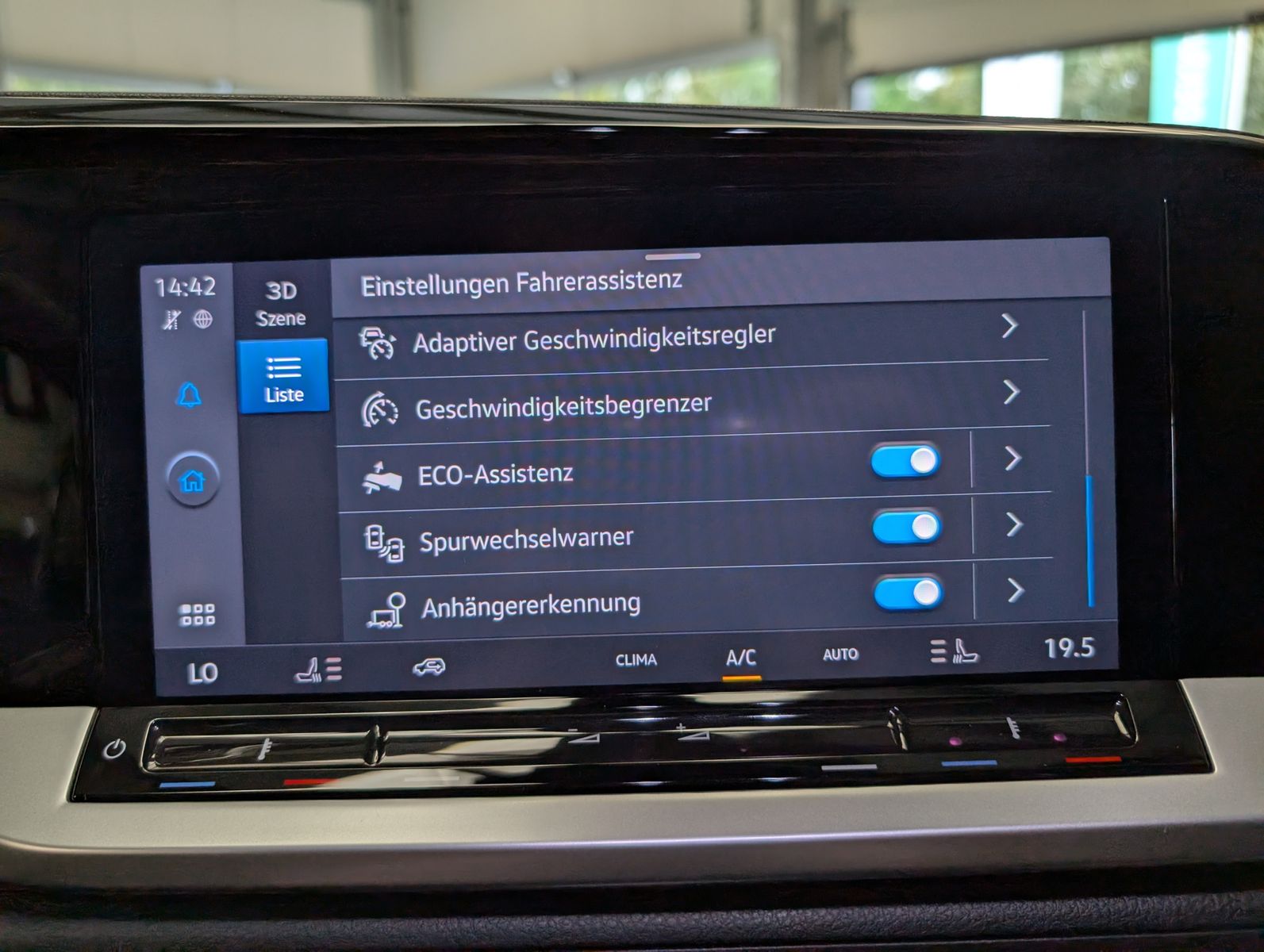 Fahrzeugabbildung Ford Tourneo Connect L2 Titanium 7-Sitze Bi-LED Cam A