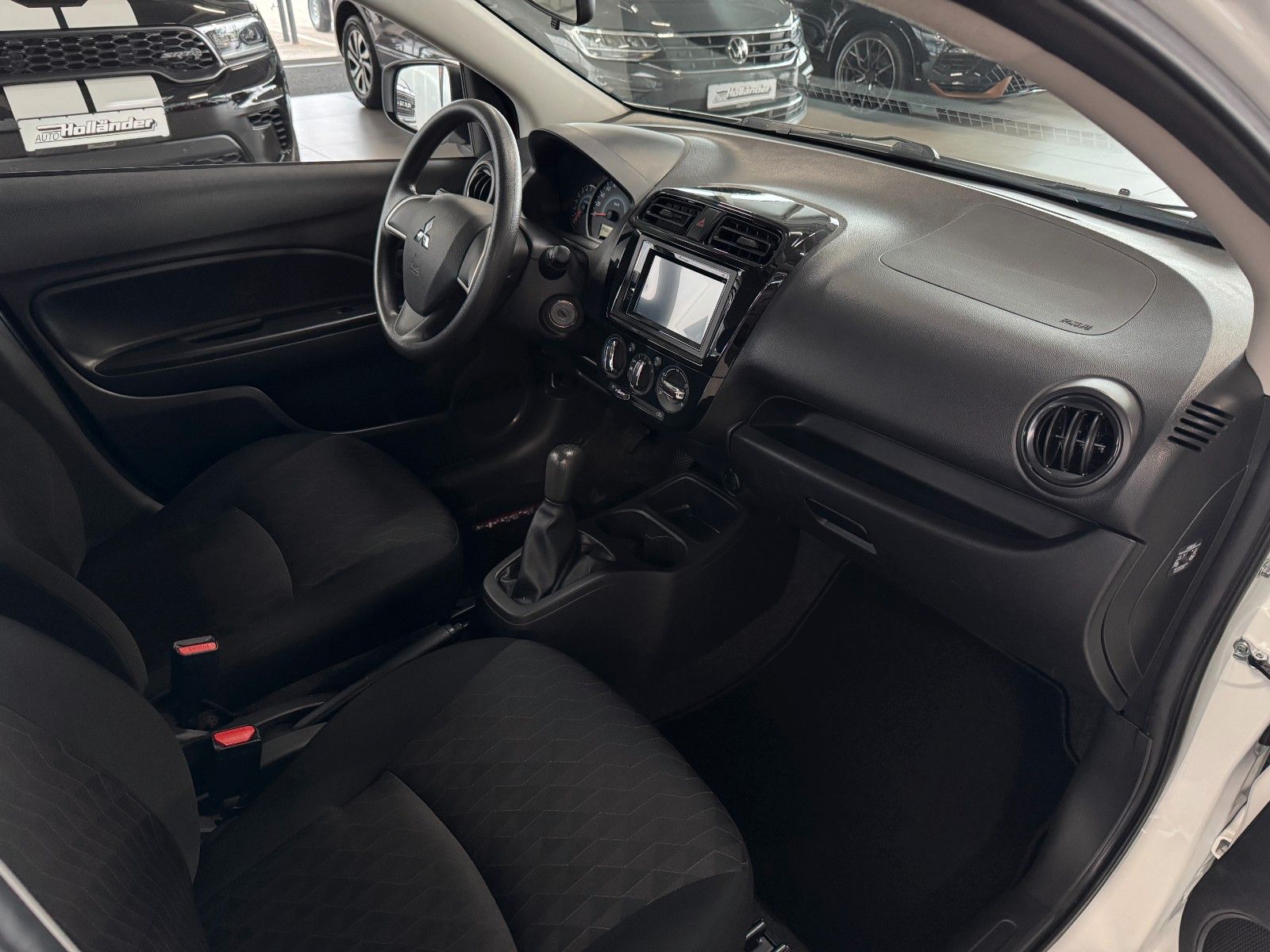Fahrzeugabbildung Mitsubishi Space Star 1.2 Select "Ganzjahresreifen ZV DAB"
