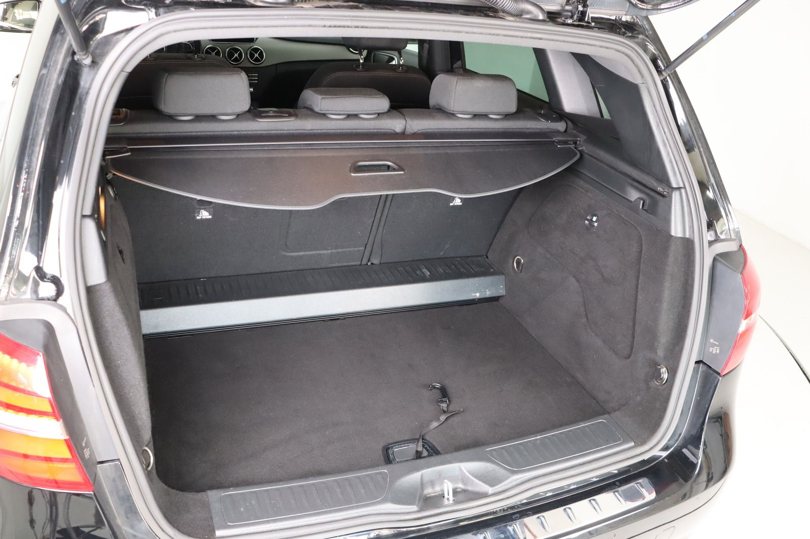 Fahrzeugabbildung Mercedes-Benz B 180 d * LED * Parkassist. * Keyless