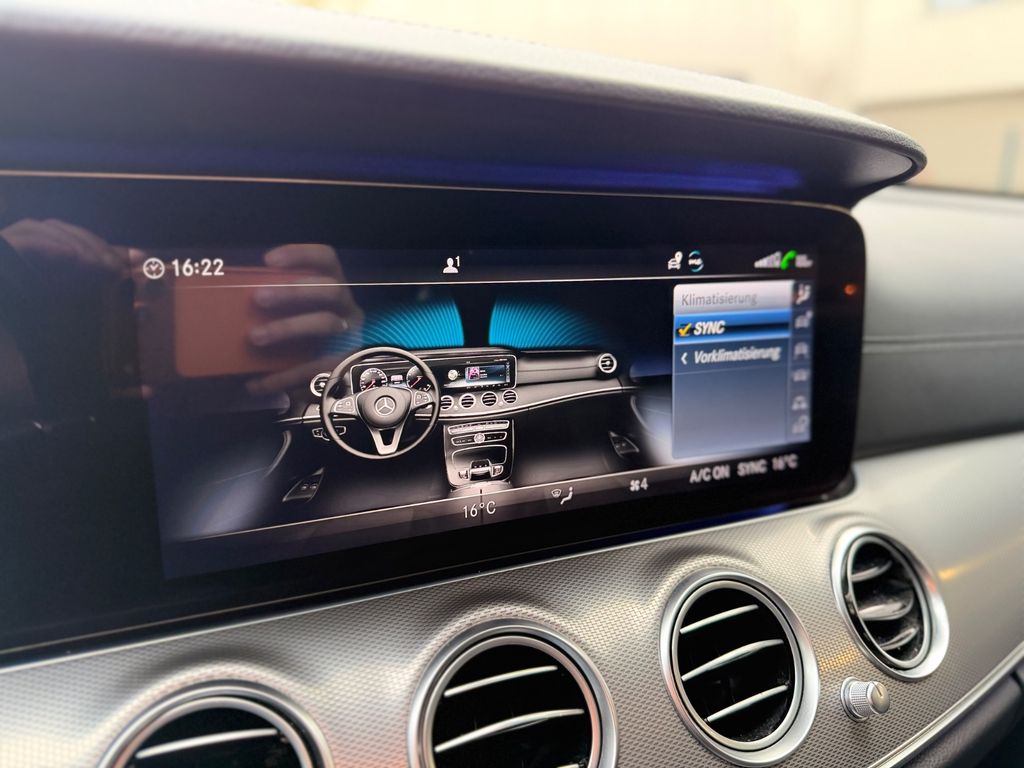 MERCEDES-BENZ E 300de T/BURMESTER/ACC/AMG/AHK/KAMERA MERCEDES-BENZ E 300de T/BURMESTER/ACC/AMG/AHK/KAMERA