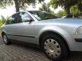 Volkswagen Passat 2.0  Lim  Tüv/Au +Zahnriehmen+Wartung Neu - Volkswagen Passat aus 2003
