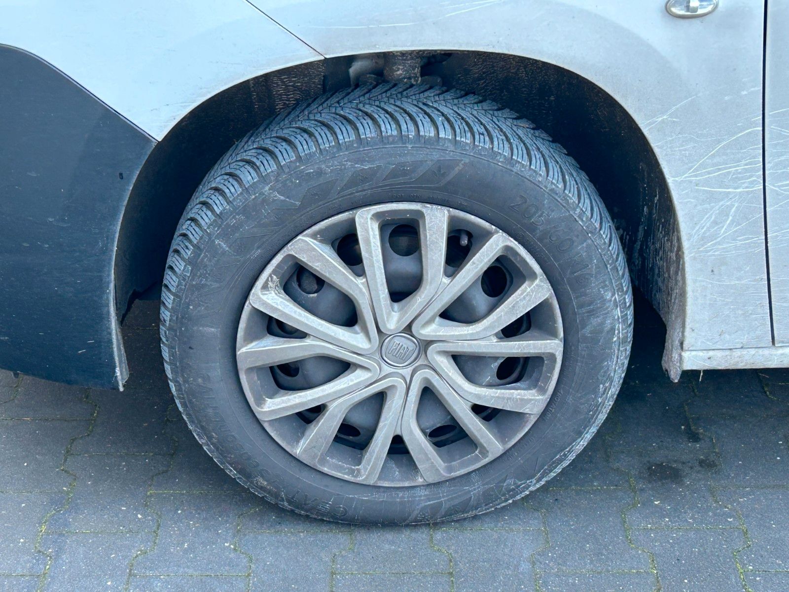 Fahrzeugabbildung Fiat Doblo Kastenwagen L1 1.5 BlueHDi 75 kW Unfall