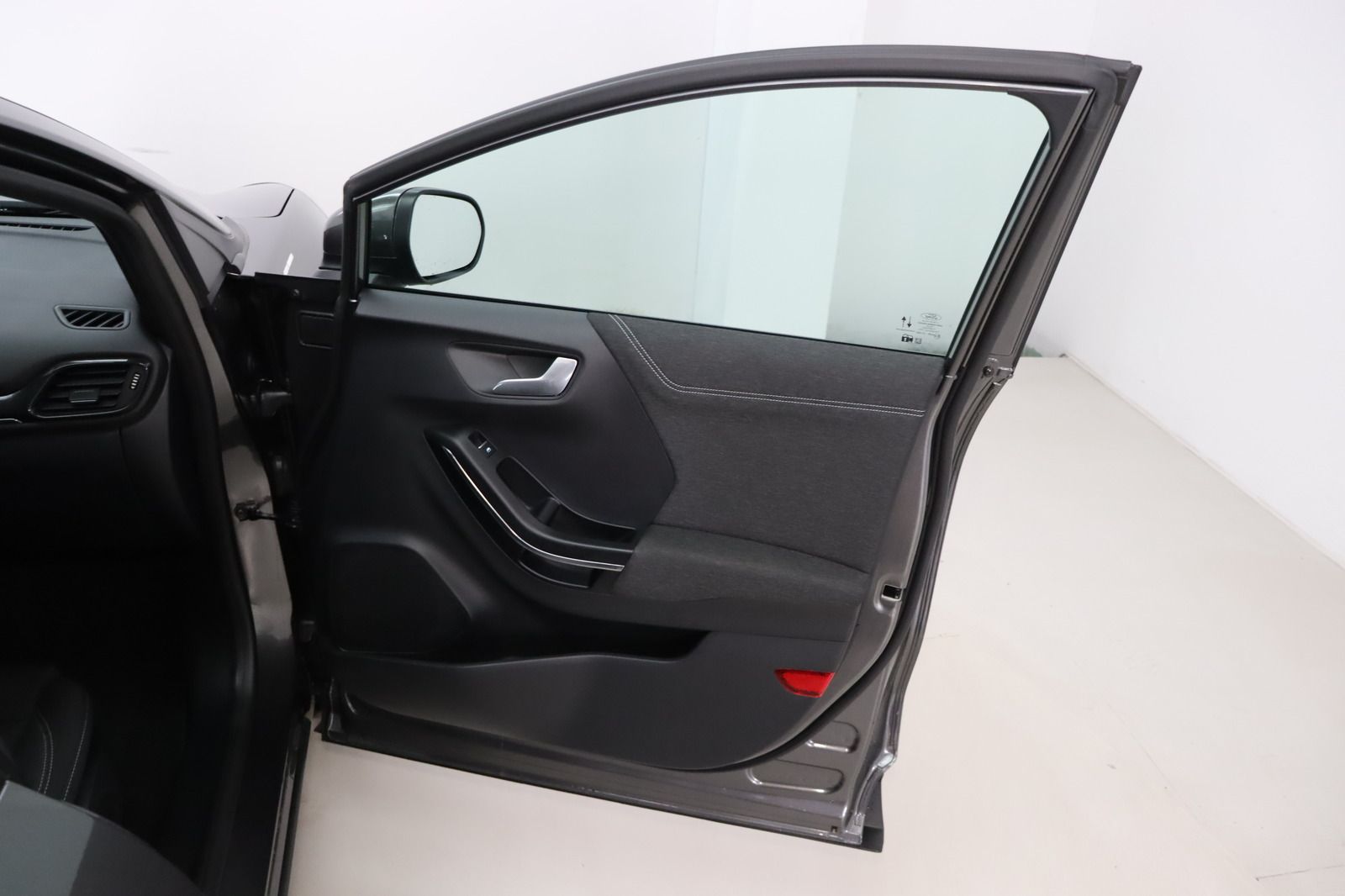Fahrzeugabbildung Ford Puma 1.0 Eco Boost DCT Titanium
