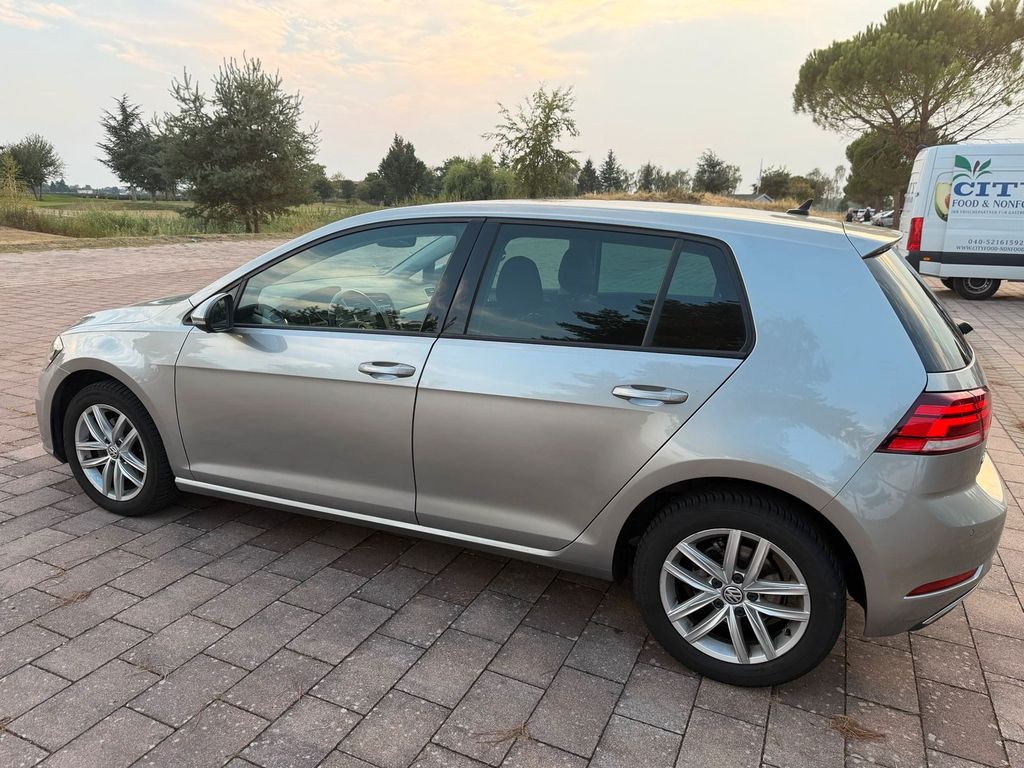 Image of Volkswagen Golf