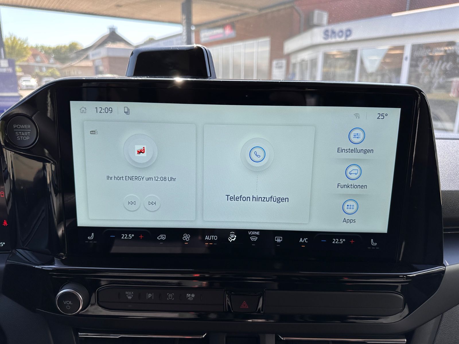 Fahrzeugabbildung Ford Tourneo Custom 2.0 EcoBlue 320 L2  Titanium Aut.