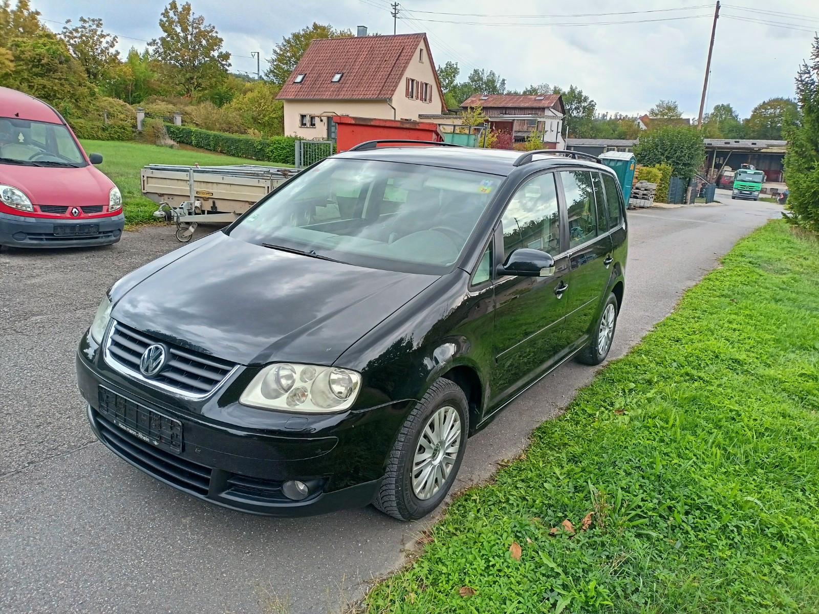 Volkswagen Touran 2.0 TDI DSG Navigation Tempomat Insp neu