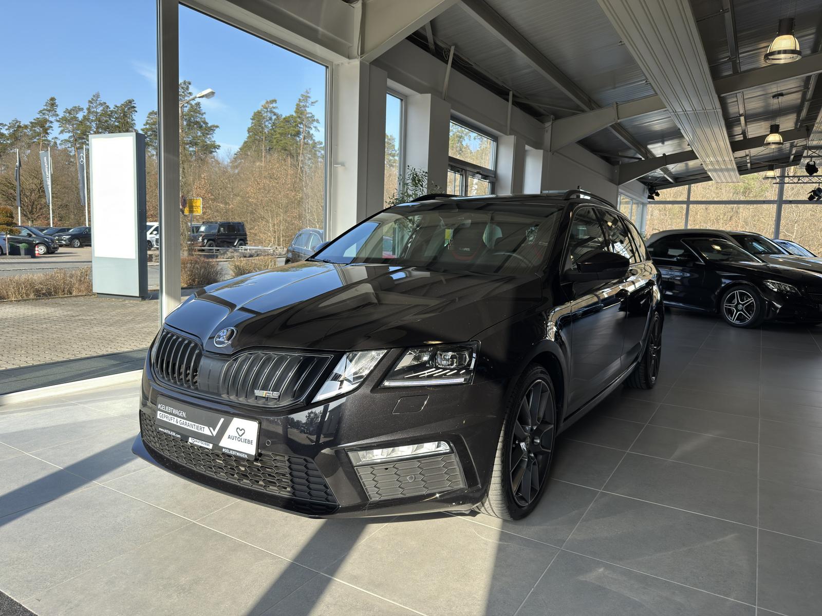 Skoda Octavia 2.0 TDI RS 4x4 LED*AHK*PANO*RFK