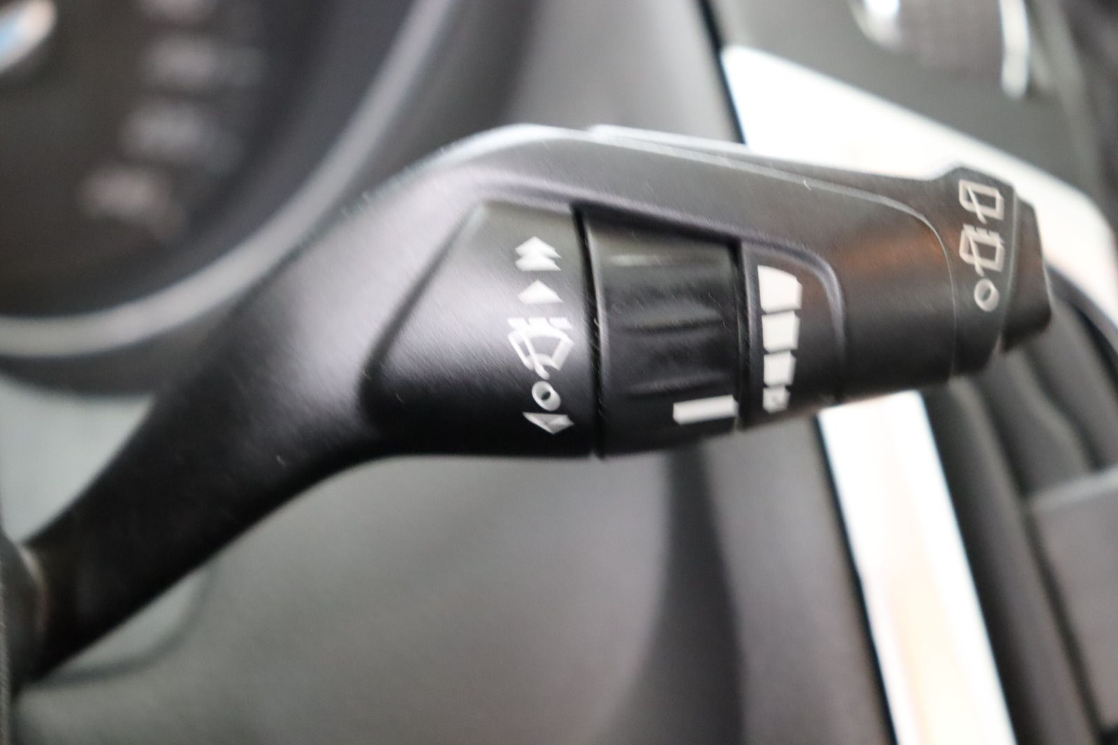 Fahrzeugabbildung Ford Focus 1.0 econetic Turnier Champions League