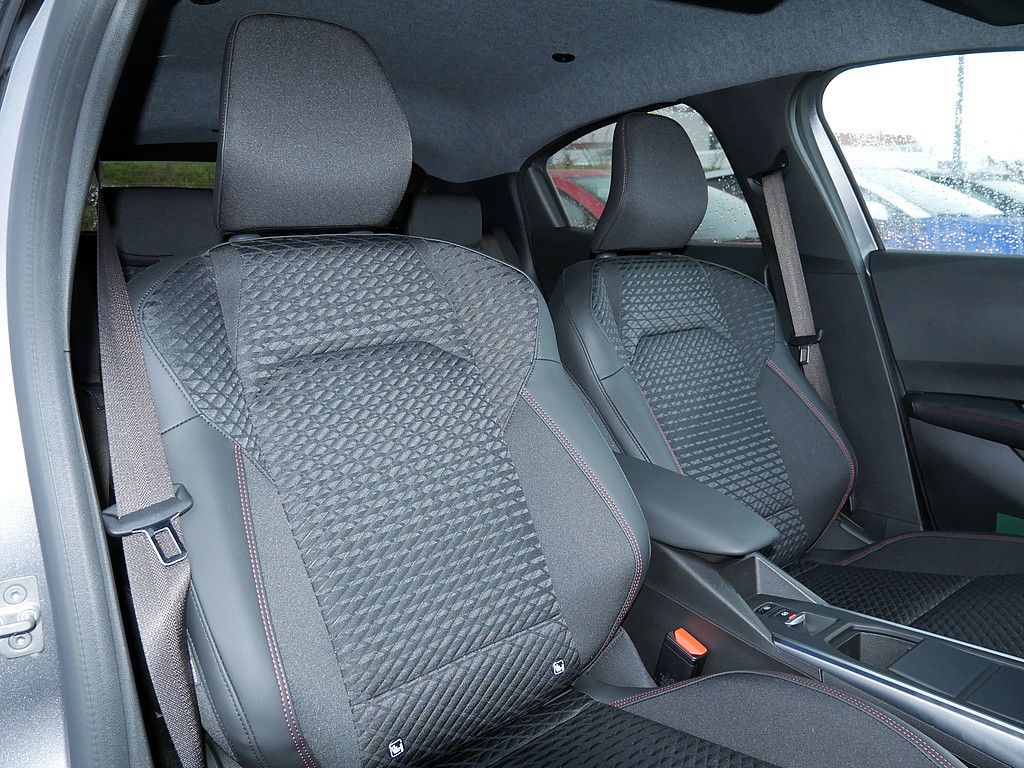 Fahrzeugabbildung Renault Clio Techno Full Hybrid E-Tech 160