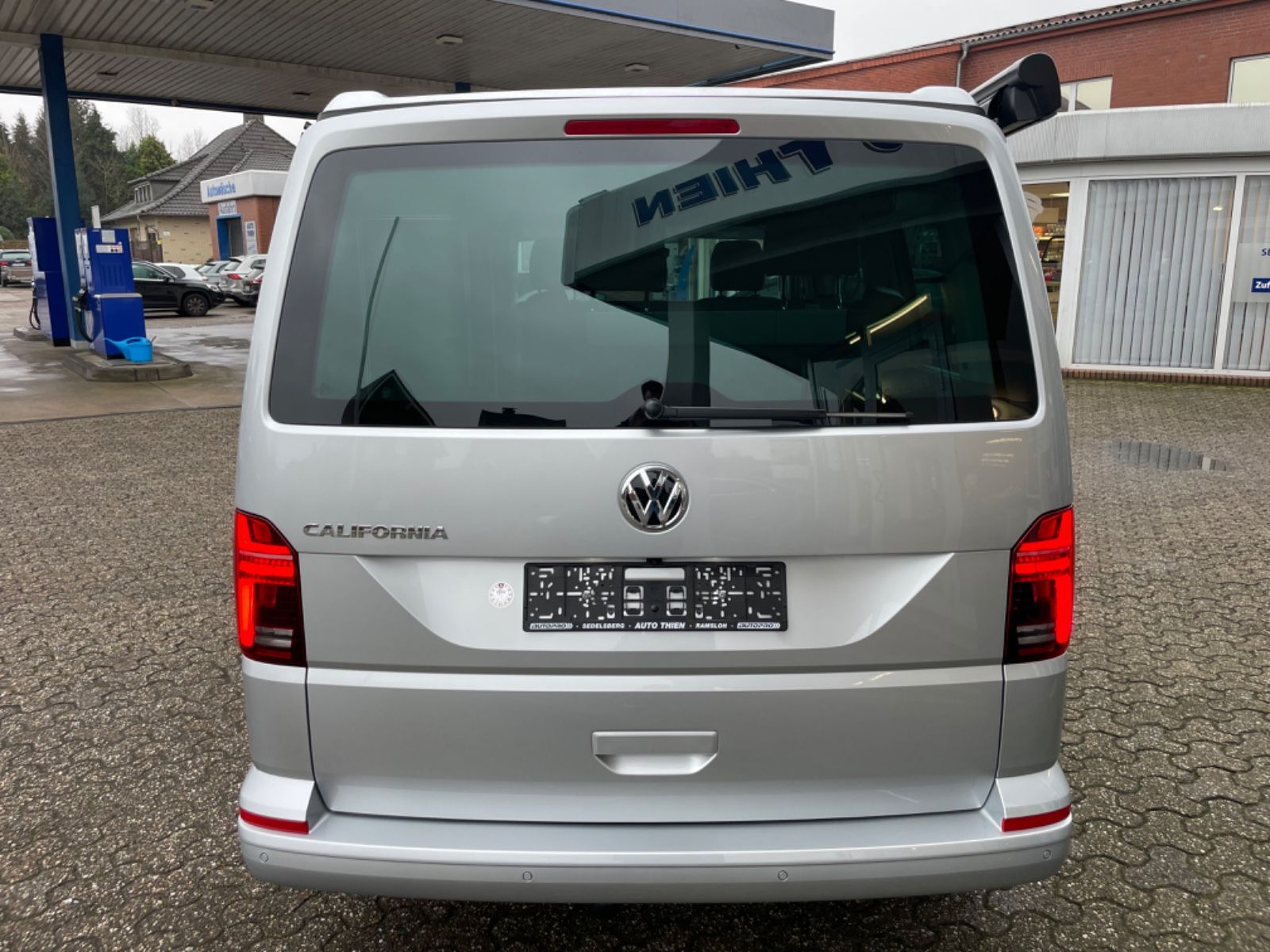 Fahrzeugabbildung Volkswagen T6.1 California 2.0 TDI Ocean DSG Navi/LED/AHK