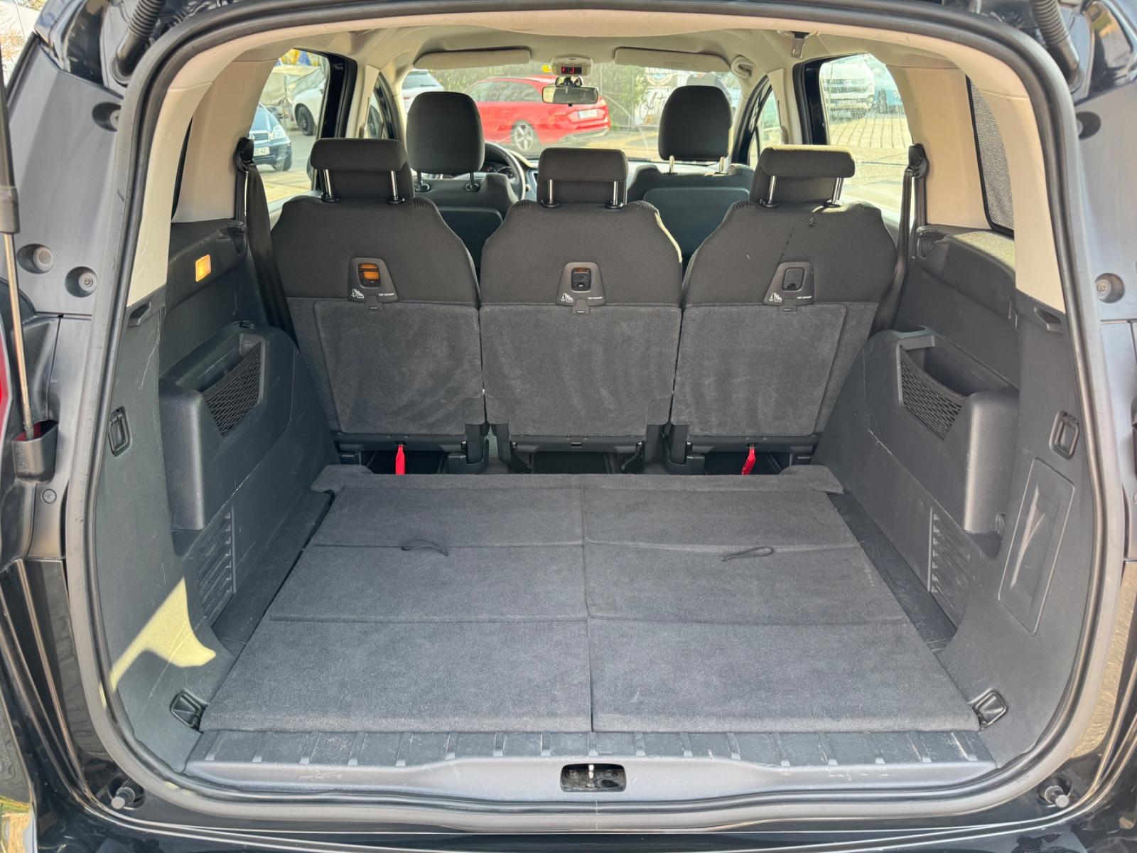 Peugeot 5008 2013 — photo 17