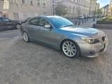 BMW 545i A - - graue BMW 545