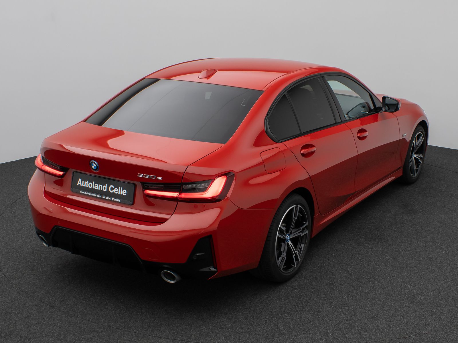 Fahrzeugabbildung BMW 330e M Sport HUD DAB PDC Geschwindigkeitsreg