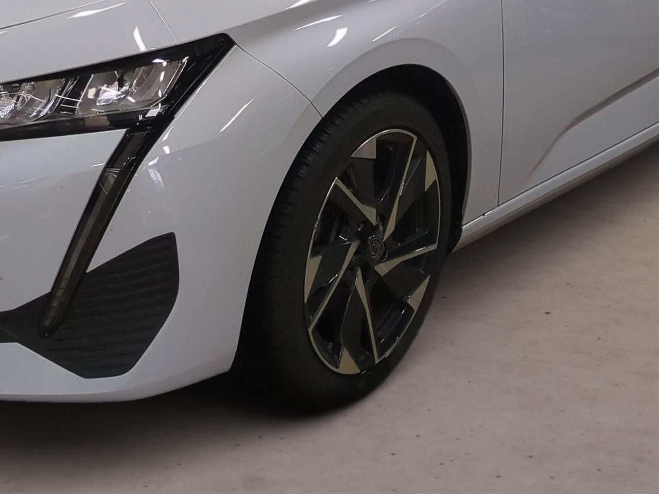 Fahrzeugabbildung Peugeot 308 SW 1.5D ALLURE NAVI/LED/KAMERA/SPORT/SH/VIRT
