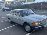 Mercedes-Benz Mercedes Old Timer W123 200d - Mercedes-Benz 200: 200d W123