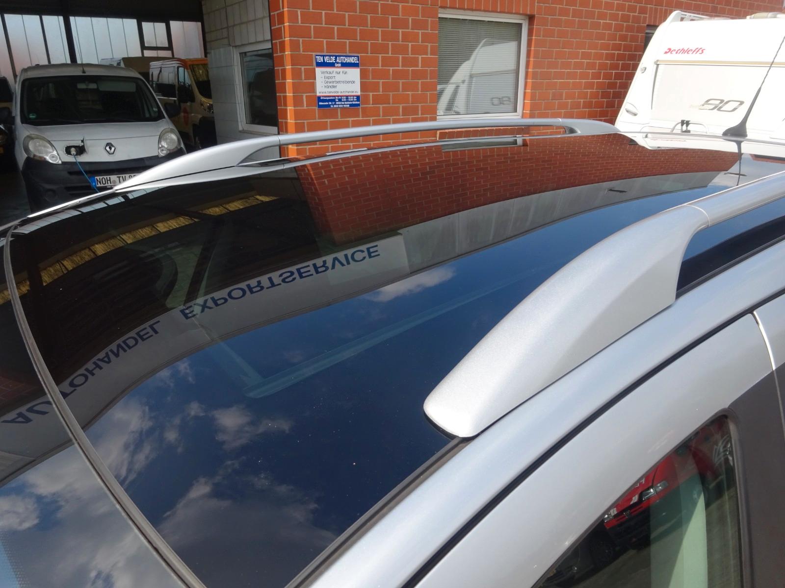 Peugeot 308 2011 — photo 17