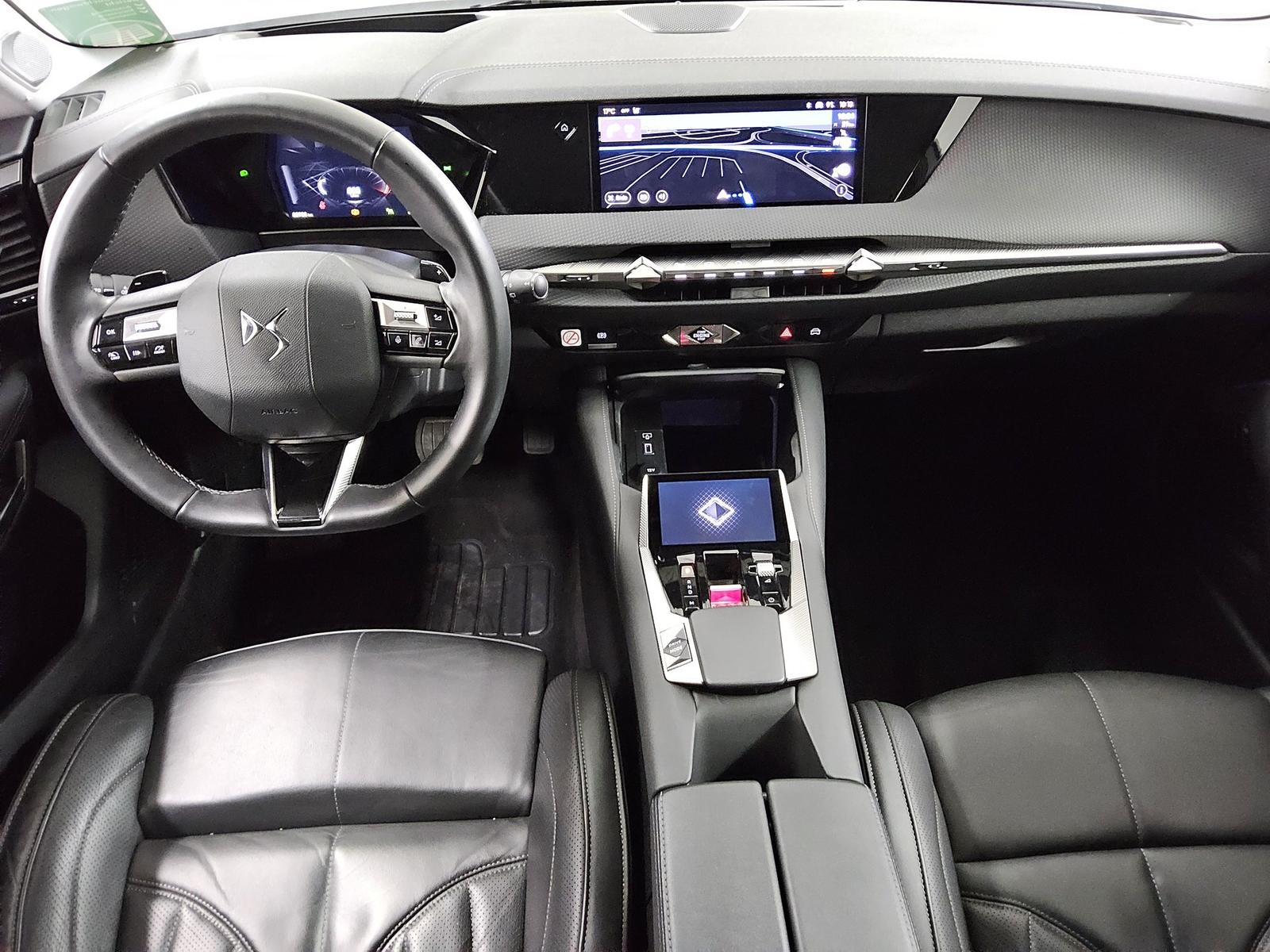 DS Automobiles 4 1.5 BlueHDI Cross Rivoli Navi LED HuD Focal