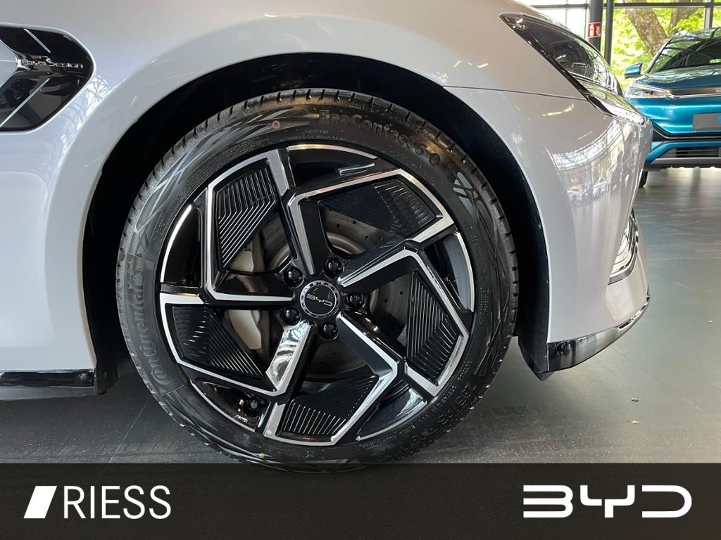 BYD SEAL