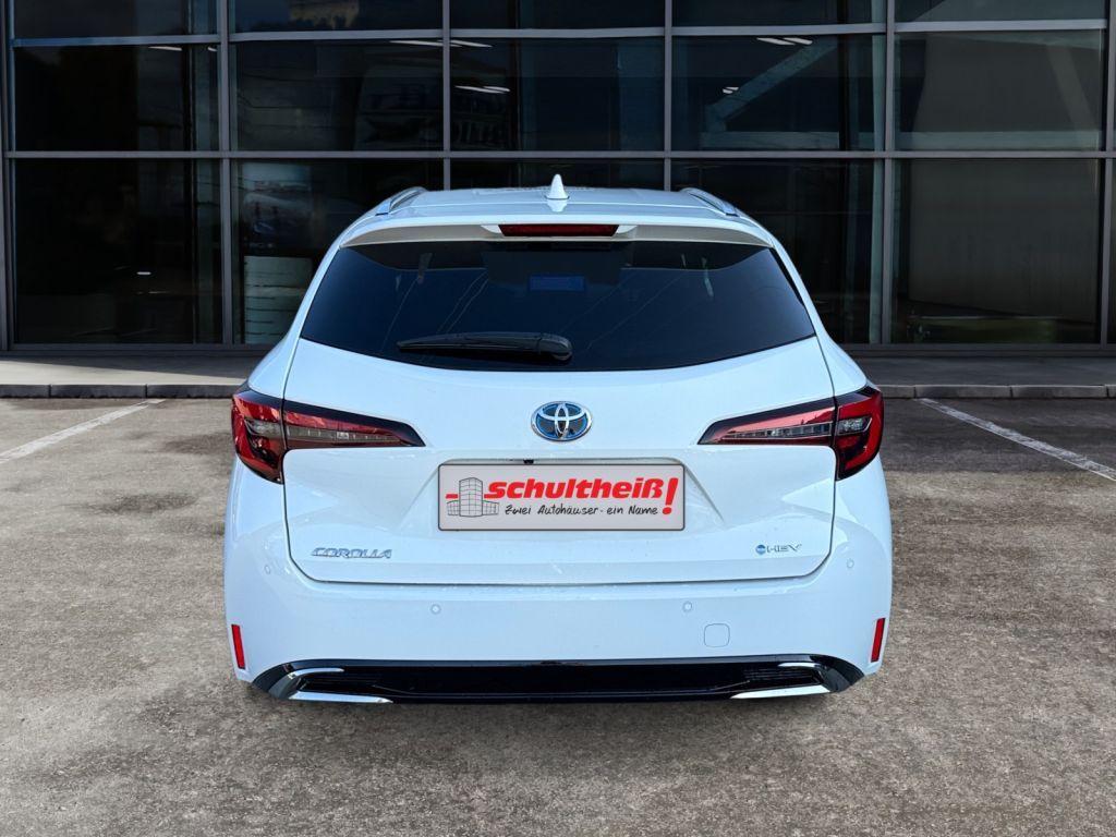 Fahrzeugabbildung Toyota Corolla 1.8 Hybrid Touring Sports Team Deutschla