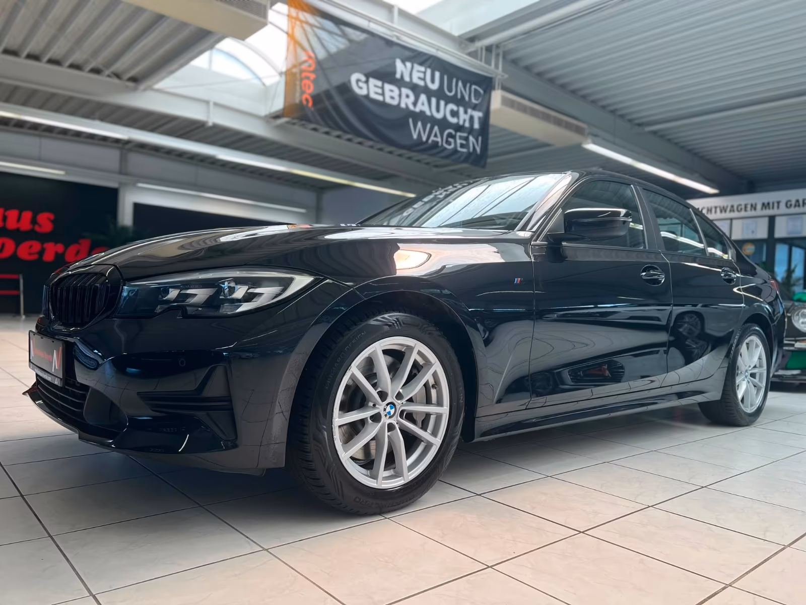 BMW 330 i Advantage Automatik /NAVI/SHZ/MULTI/TOP
