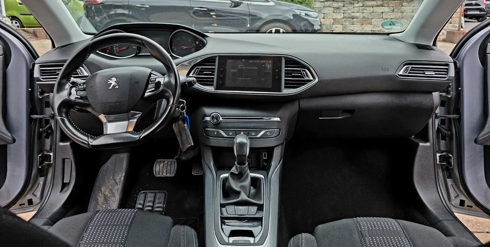 Peugeot 308 2015 — photo 29