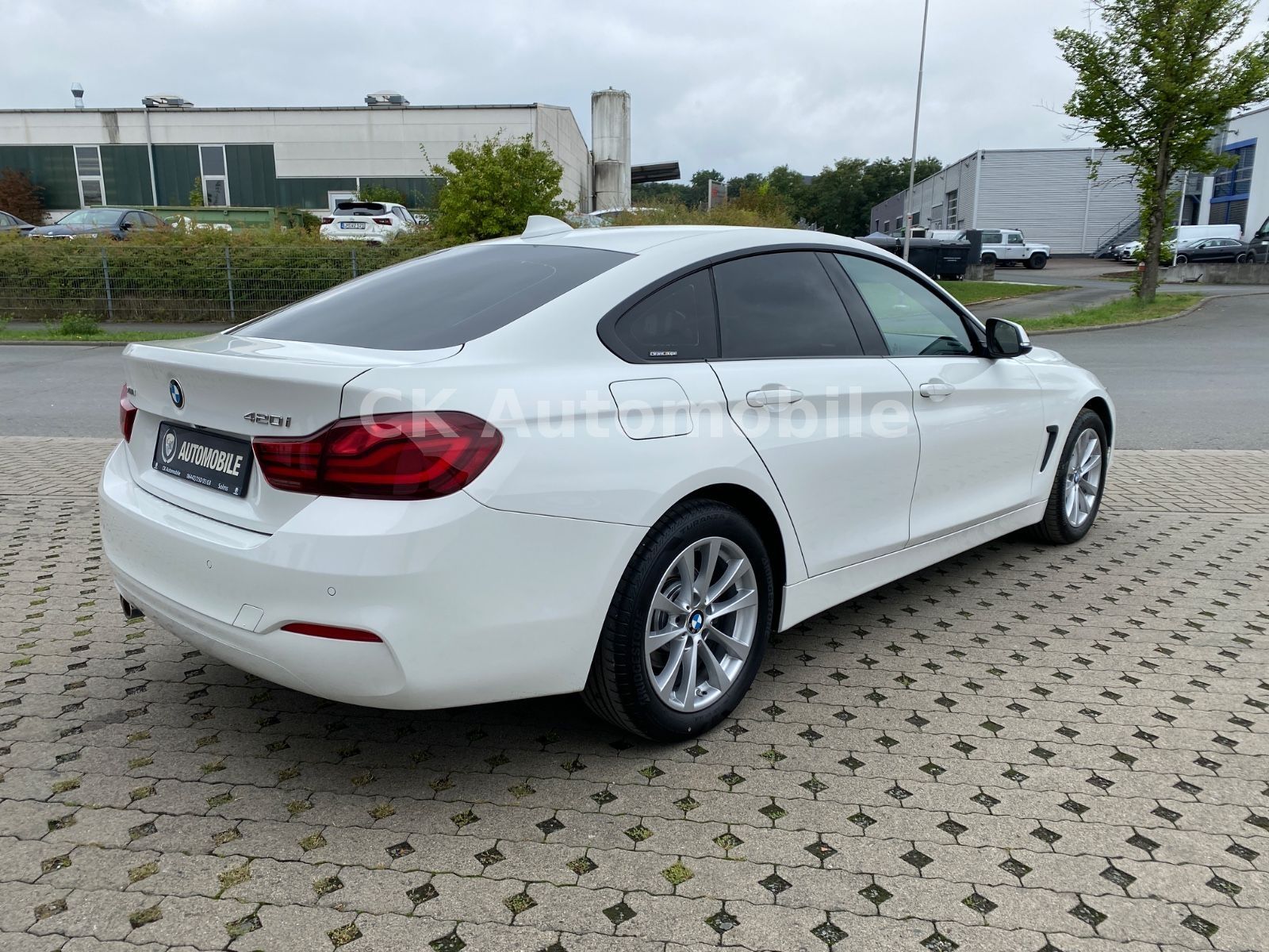 Fahrzeugabbildung BMW 420i xDrive Gran Coupe Advantage/Navi/LED/Kamera